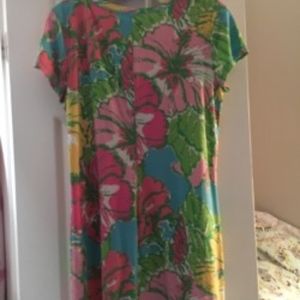 Lilly Pulitzer Dresses - Lilly Pulitzer 3 button T shirt shift dress Lilly Pulitzer Dresses - Lilly Pulitzer 3 button T shirt shift dress